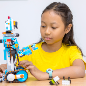 kids hive5 camp indoor STEAM